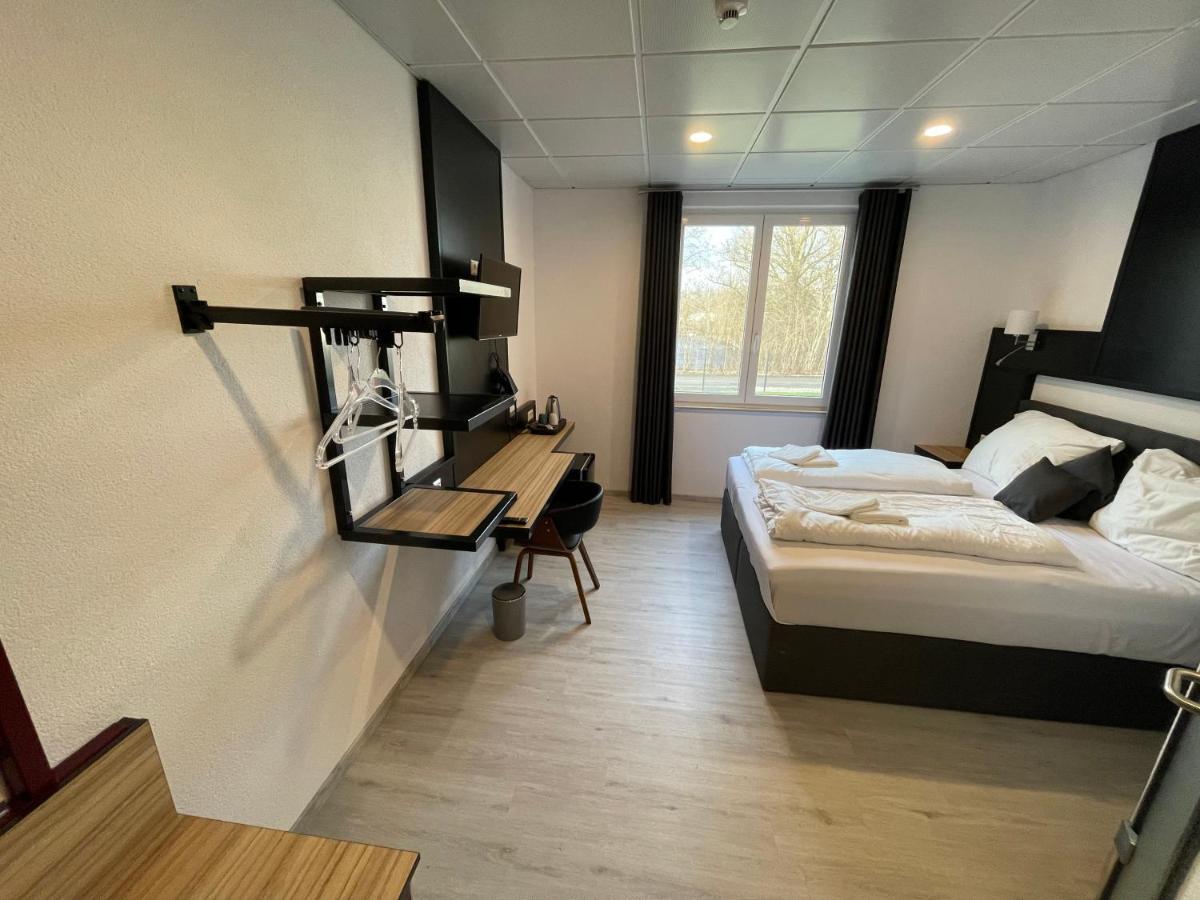 Yebs Hotel 군즈부르크 외부 사진