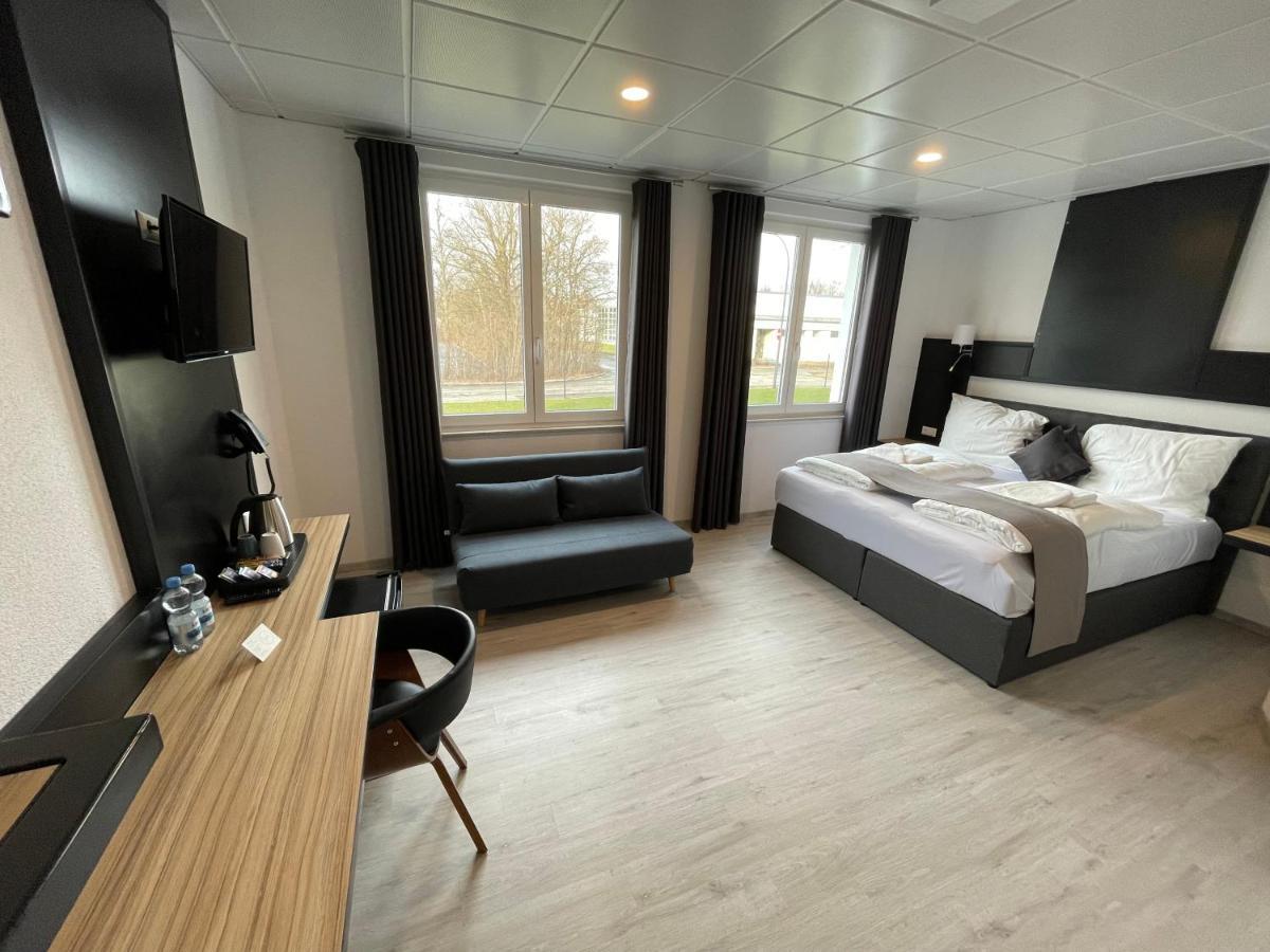Yebs Hotel 군즈부르크 외부 사진